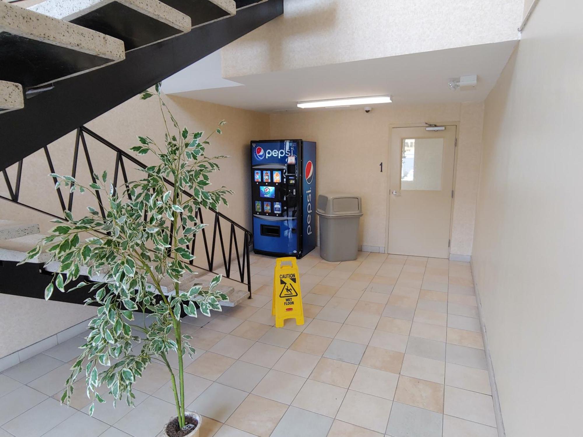 Econo Lodge City Centre Kingston Esterno foto